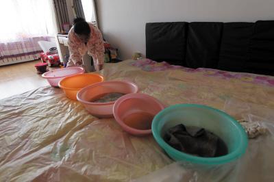 大埔楼上漏水，住户失联，小区没物管，业主维权难！律师来支招……